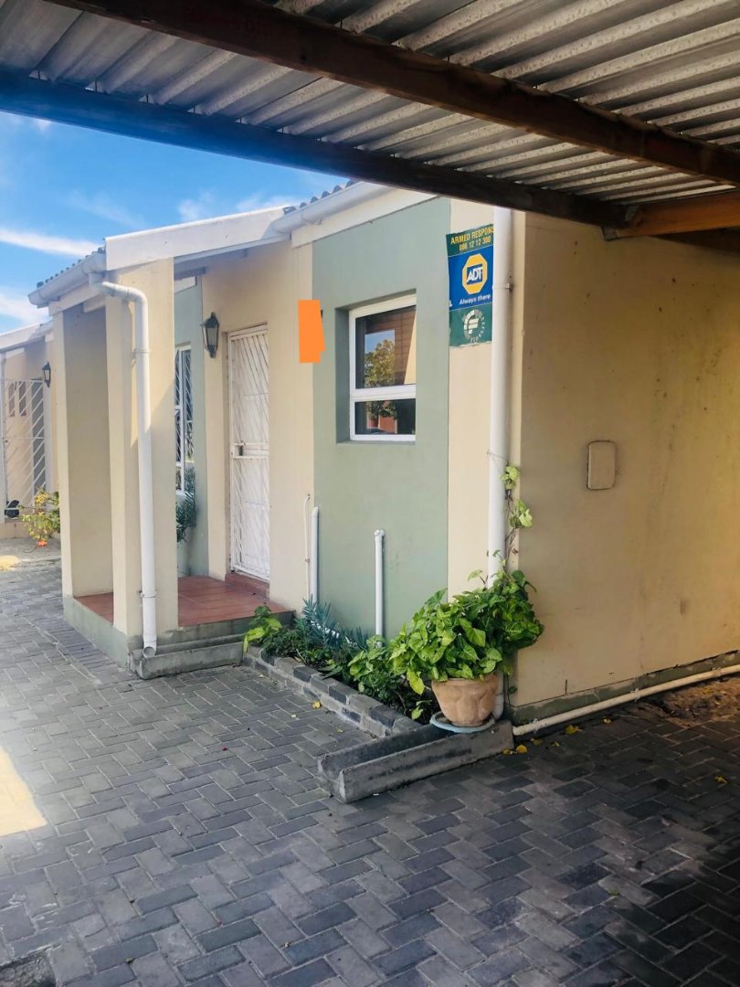 4 Bedroom Property for Sale in The Connifers Western Cape